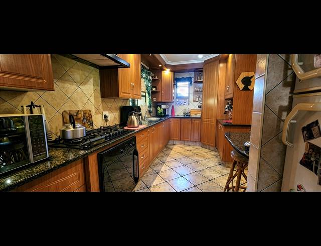 3 BEDROOM HOUSE FOR SALE IN VANDERBIJLPARK SW 5